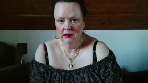 Snapshot of tiffanymature chatting on 11-07-25, 08:58 TiffanyMature online show from 11-07-25, 08:58