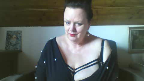 TiffanyMature online show from 04-11-26, 02:10