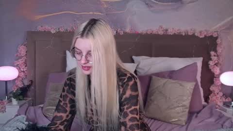 Snapshot of tiffanypeach chatting on 03-13-26, 01:18 tiffanypeach online show from 03-13-26, 01:18