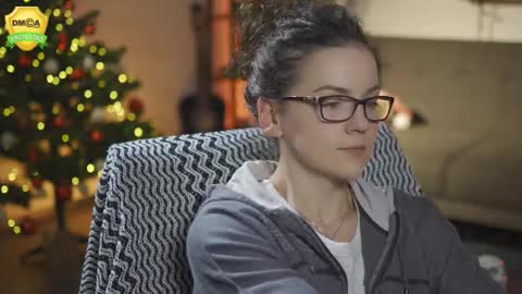 tiffanyriox online show from 12-05-25, 12:41