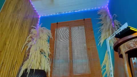 Snapshot of tiffanyy_deluxe chatting on 10-28-25, 01:36 tiffanyy_deluxe online show from 10-28-25, 01:36