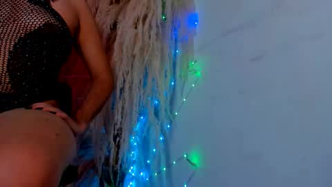 Snapshot of tiffanyy_deluxe chatting on 12-16-25, 02:00 tiffanyy_deluxe online show from 12-16-25, 02:00