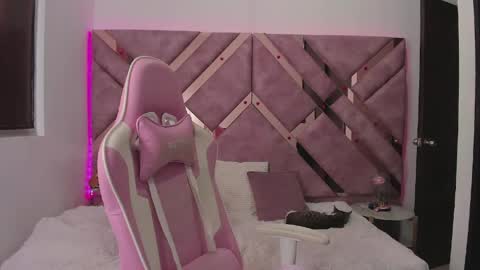 Snapshot of tigerbaby_ chatting on 05-08-26, 04:01 Ana online show from 05-08-26, 04:01