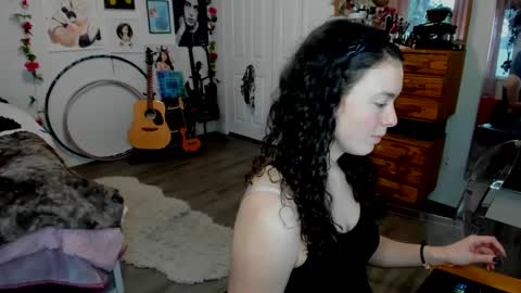 Snapshot of tiggerrosey chatting on 02-21-25, 10:59   All my Links online show from 02-21-25, 10:59