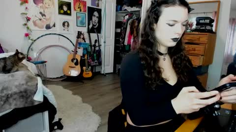 Snapshot of tiggerrosey chatting on 03-11-25, 08:53   All my Links online show from 03-11-25, 08:53