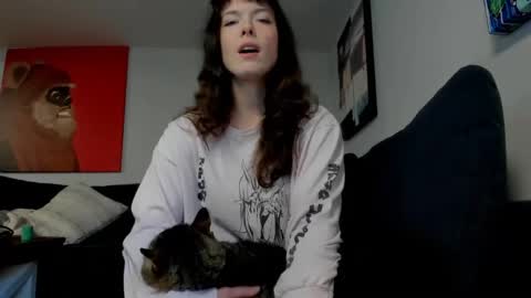 Snapshot of tiggerrosey chatting on 09-26-25, 06:01   All my Links online show from 09-26-25, 06:01