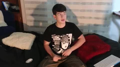 Snapshot of tightncuteass chatting on 03-19-26, 01:09 Camilo online show from 03-19-26, 01:09