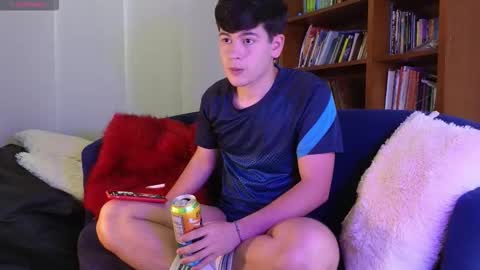 Snapshot of tightncuteass chatting on 03-25-26, 08:26 Camilo online show from 03-25-26, 08:26