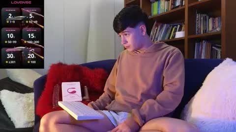 Snapshot of tightncuteass chatting on 03-28-26, 01:49 Camilo online show from 03-28-26, 01:49