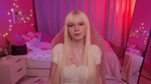 Lola online show from 05-29-26, 07:39