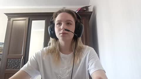 Snapshot of tildarumbaugh chatting on 06-09-26, 08:15 Alice online show from 06-09-26, 08:15