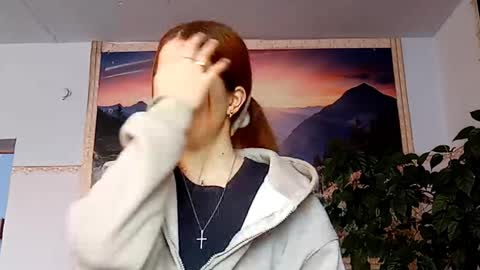 Snapshot of tillietruchan chatting on 02-11-26, 08:08 Natalie online show from 02-11-26, 08:08