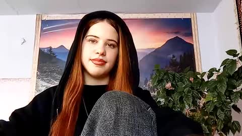 Snapshot of tillietruchan chatting on 02-17-26, 07:27 Natalie online show from 02-17-26, 07:27