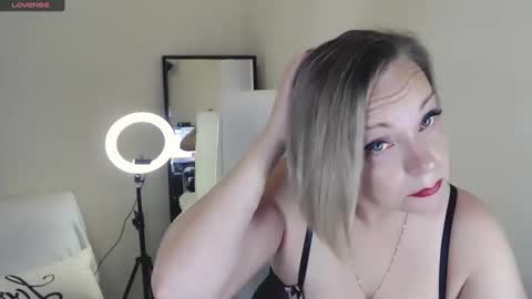 Tilly online show from 02-06-25, 12:26