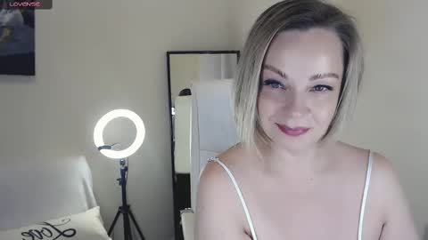 Tilly online show from 03-09-25, 08:21