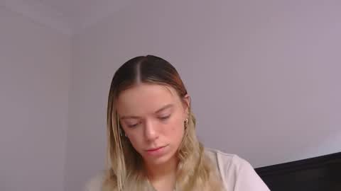 Snapshot of tilylove chatting on 05-28-26, 03:04 Tily Love online show from 05-28-26, 03:04