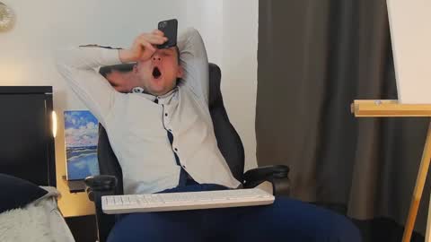 ask me online show from 01-12-25, 11:39