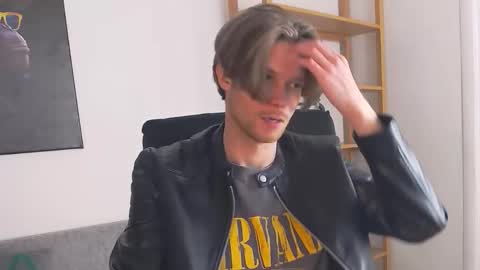 ask me online show from 11-28-25, 08:22