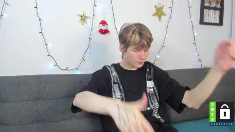 Snapshot of tim_milll chatting on 01-12-26, 03:12 Tim online show from 01-12-26, 03:12