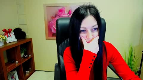 Snapshot of timeparadice chatting on 12-18-24, 09:04 Luisa online show from 12-18-24, 09:04