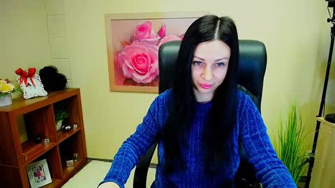 Snapshot of timeparadice chatting on 12-26-24, 12:05 Luisa online show from 12-26-24, 12:05