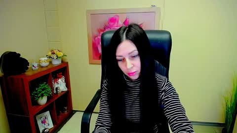 Snapshot of timeparadice chatting on 02-06-25, 08:29 Luisa online show from 02-06-25, 08:29