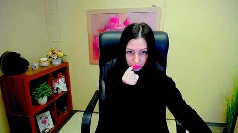 Snapshot of timeparadice chatting on 02-07-25, 07:50 Luisa online show from 02-07-25, 07:50