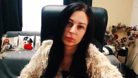 Snapshot of timeparadice chatting on 09-15-25, 09:31 Luisa online show from 09-15-25, 09:31