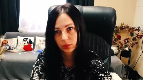 Snapshot of timeparadice chatting on 09-17-25, 09:11 Luisa online show from 09-17-25, 09:11