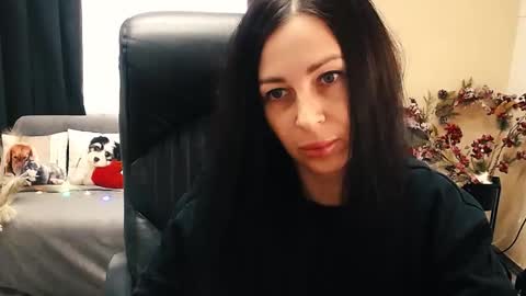 Snapshot of timeparadice chatting on 10-07-25, 08:11 Luisa online show from 10-07-25, 08:11