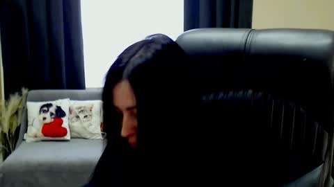 Luisa online show from 04-20-26, 07:44