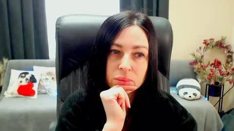 Snapshot of timeparadice chatting on 04-30-26, 07:58 Luisa online show from 04-30-26, 07:58