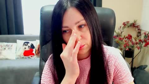 Snapshot of timeparadice chatting on 05-18-26, 08:42 Luisa online show from 05-18-26, 08:42