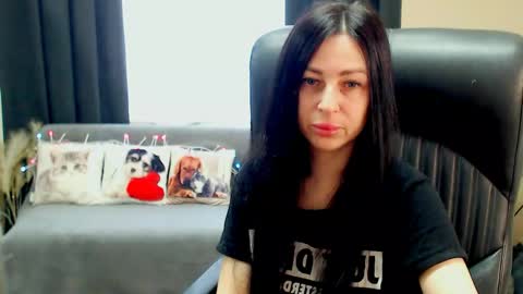 Snapshot of timeparadice chatting on 05-21-26, 07:37 Luisa online show from 05-21-26, 07:37