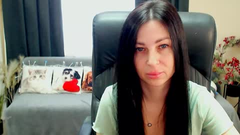 Snapshot of timeparadice chatting on 05-25-26, 07:36 Luisa online show from 05-25-26, 07:36