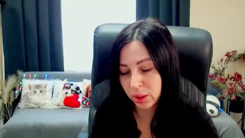 Snapshot of timeparadice chatting on 05-27-26, 08:11 Luisa online show from 05-27-26, 08:11