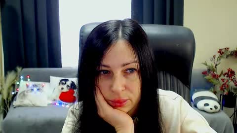 Snapshot of timeparadice chatting on 06-02-26, 08:16 Luisa online show from 06-02-26, 08:16