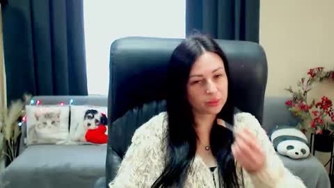 Snapshot of timeparadice chatting on 06-08-26, 07:53 Luisa online show from 06-08-26, 07:53