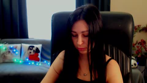 Snapshot of timeparadice chatting on 06-18-26, 09:47 Luisa online show from 06-18-26, 09:47