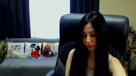 Snapshot of timeparadice chatting on 06-23-26, 07:50 Luisa online show from 06-23-26, 07:50