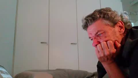 timo2023fi online show from 10-01-25, 02:23