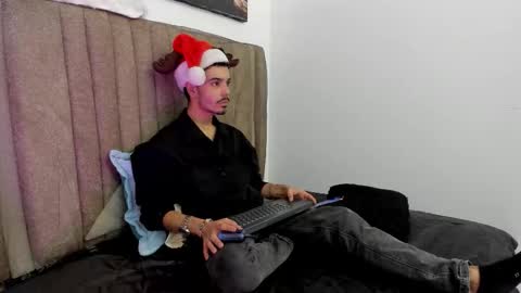 Evans  online show from 12-17-25, 03:56