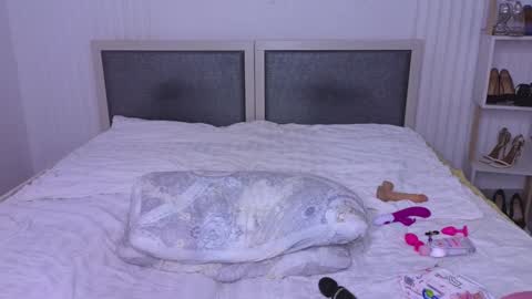 Snapshot of tina__kim chatting on 01-16-25, 07:49 tina__kim online show from 01-16-25, 07:49