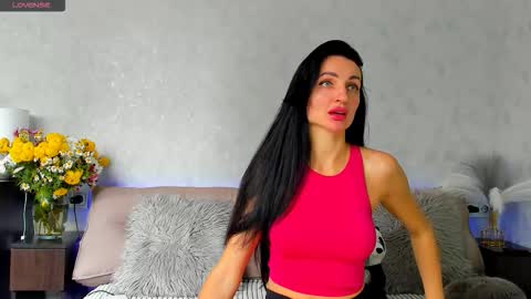 Snapshot of tina_mart chatting on 10-16-25, 10:38 Tina online show from 10-16-25, 10:38