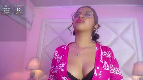 Snapshot of tina_monroee chatting on 05-29-26, 05:27 Tinaa online show from 05-29-26, 05:27