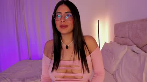 tina_olsen07 online show from 04-12-26, 09:53