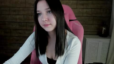 Snapshot of tinaburton chatting on 11-11-25, 04:45 TinaBurton online show from 11-11-25, 04:45