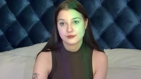 Snapshot of tinaburton chatting on 11-12-25, 05:02 TinaBurton online show from 11-12-25, 05:02