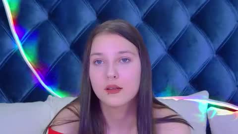 Snapshot of tinaburton chatting on 11-19-25, 04:40 TinaBurton online show from 11-19-25, 04:40