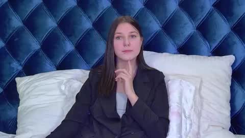 Snapshot of tinaburton chatting on 11-29-25, 04:10 TinaBurton online show from 11-29-25, 04:10